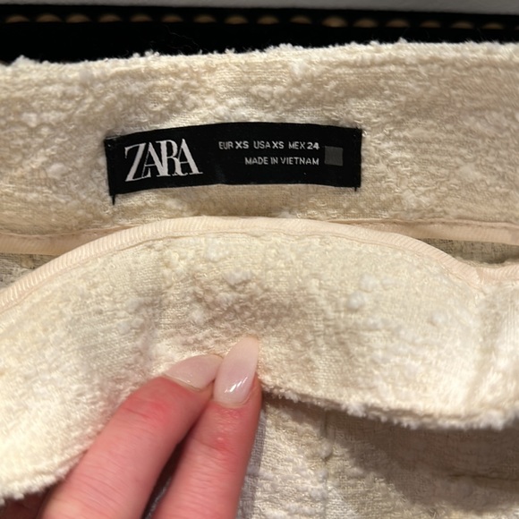 🤍Boucle White Mini Skort - Zara - size XS *never worn*🤍 - Picture 3 of 4